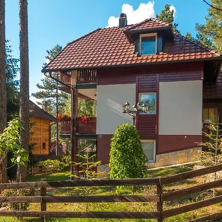 Zavicaj Apartmani3 Lodge *